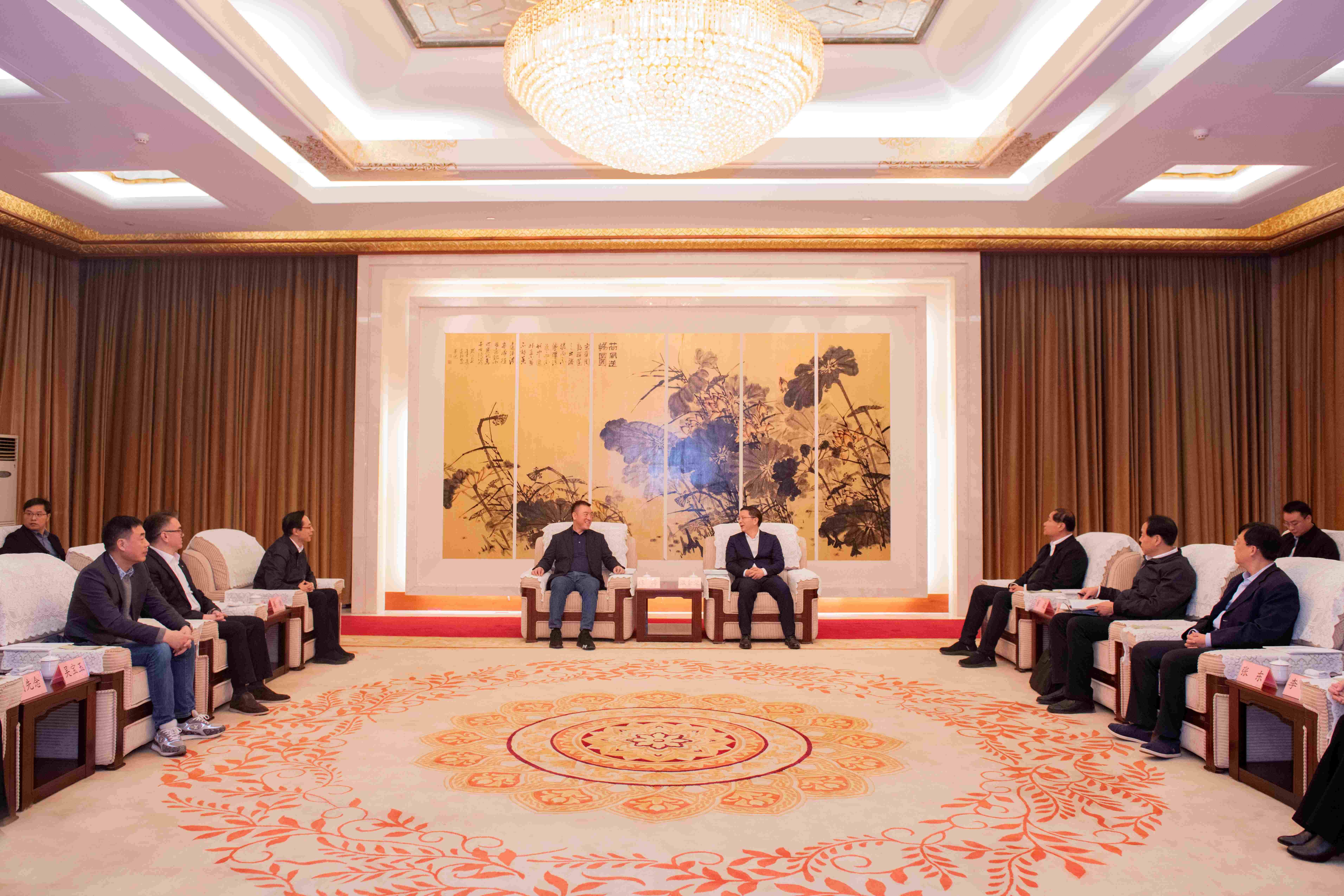 尊龙集团科技董事长陈涛带领深圳市和惠州市企业家前往济宁市考察交流 